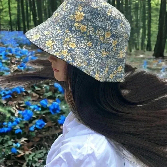 Boutique Two Tone Blue and Yellow Dainty Floral Print Reversible Bucket Hat OSFM - Picture 1 of 6